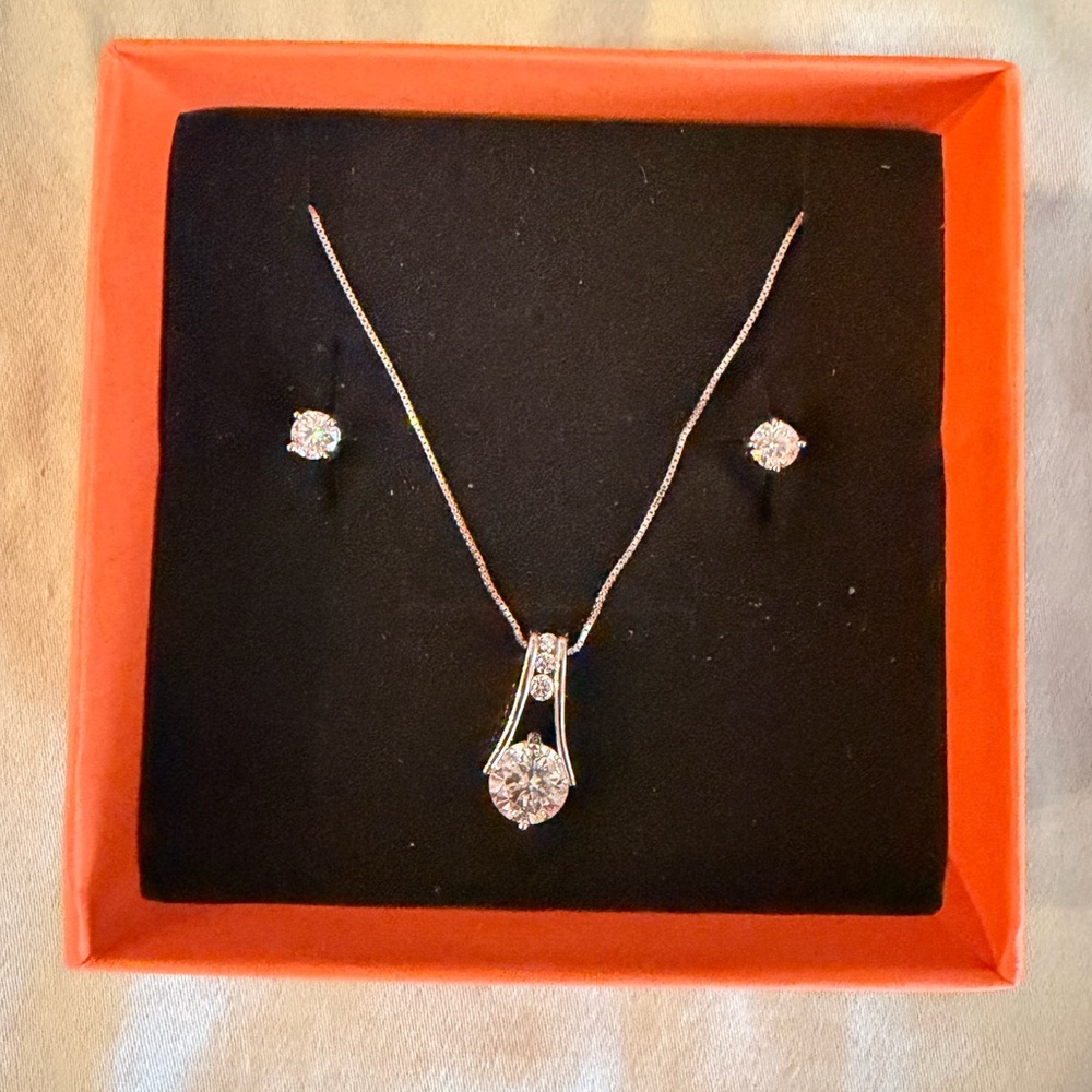 Pendant and earrings